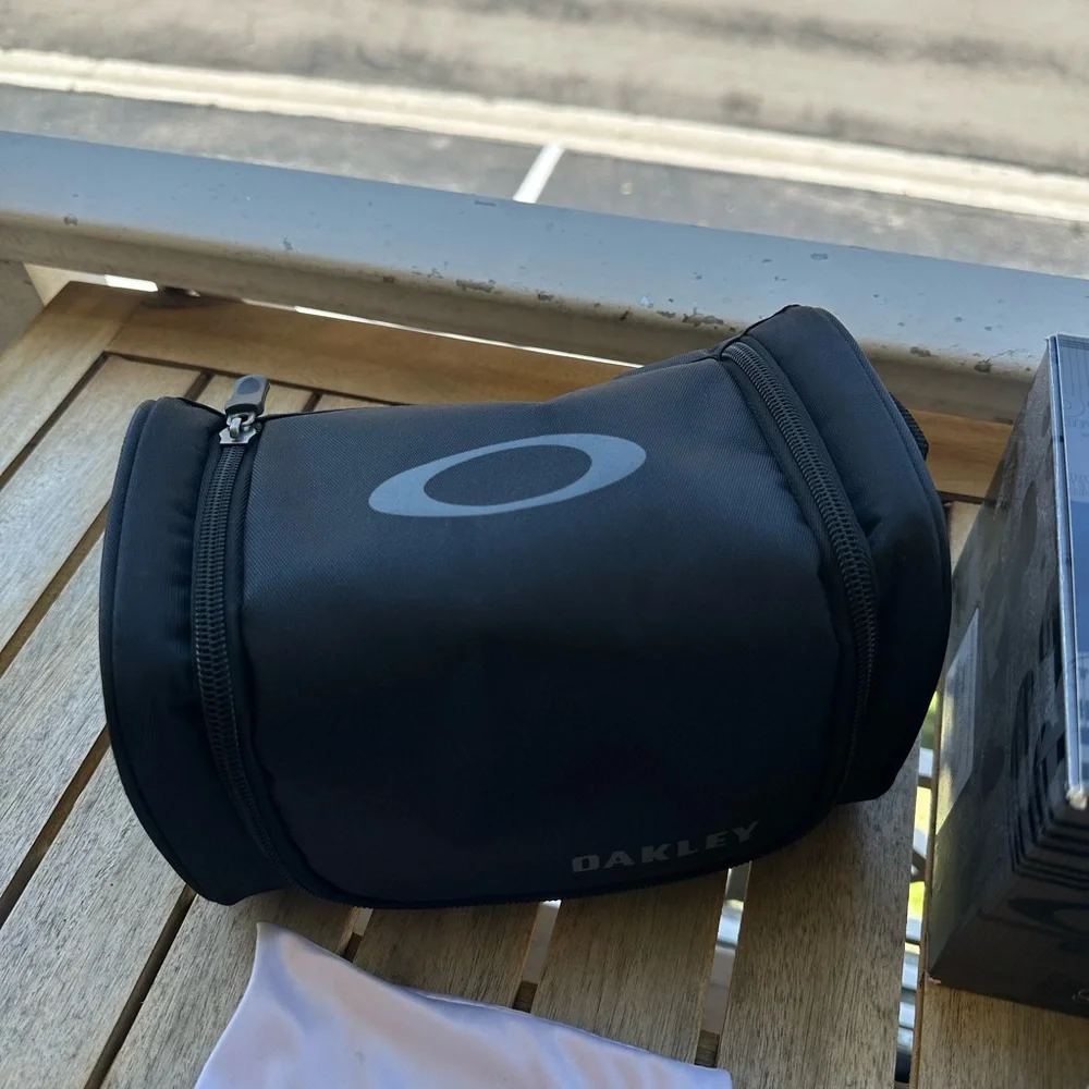 Mark McMorris Signature Oakley Airbrake XL - Picture 9 of 11